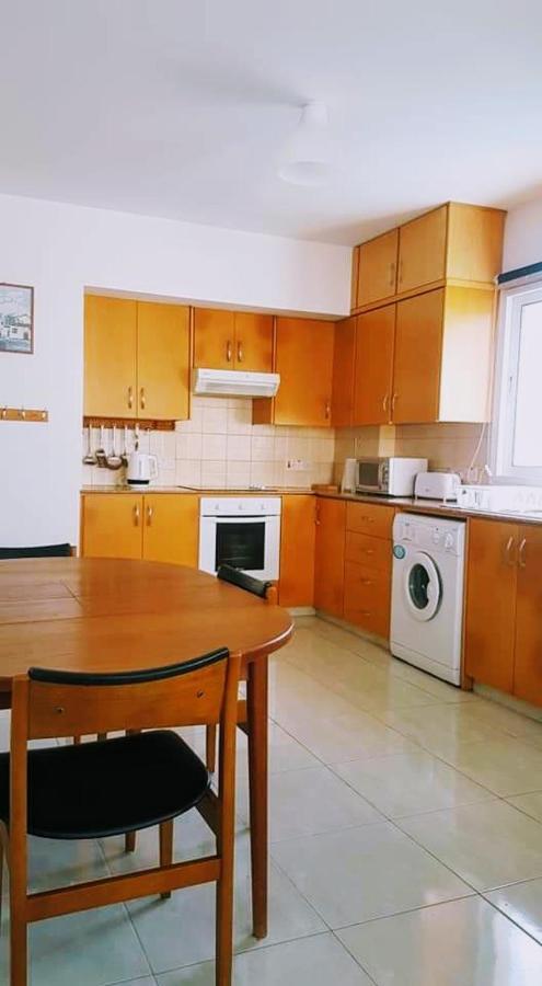 Armstrong Apartment Paralimni Luaran gambar