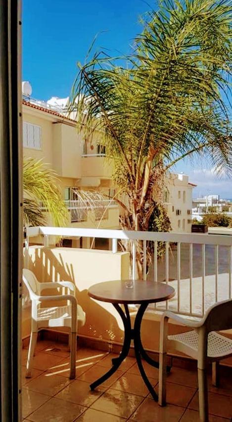 Armstrong Apartment Paralimni Luaran gambar